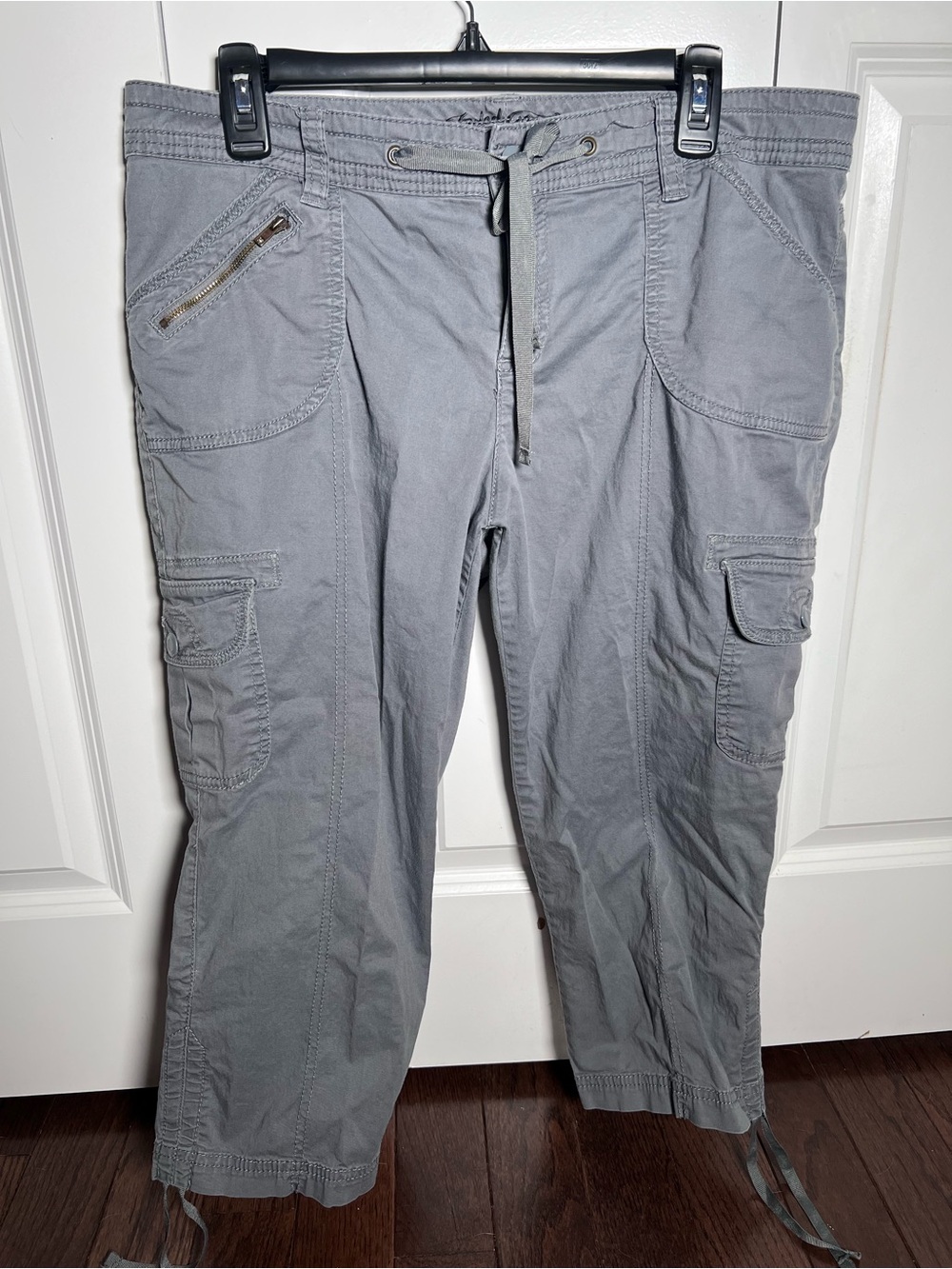 Faded Glory Light Gray Cropped Cargo Pants